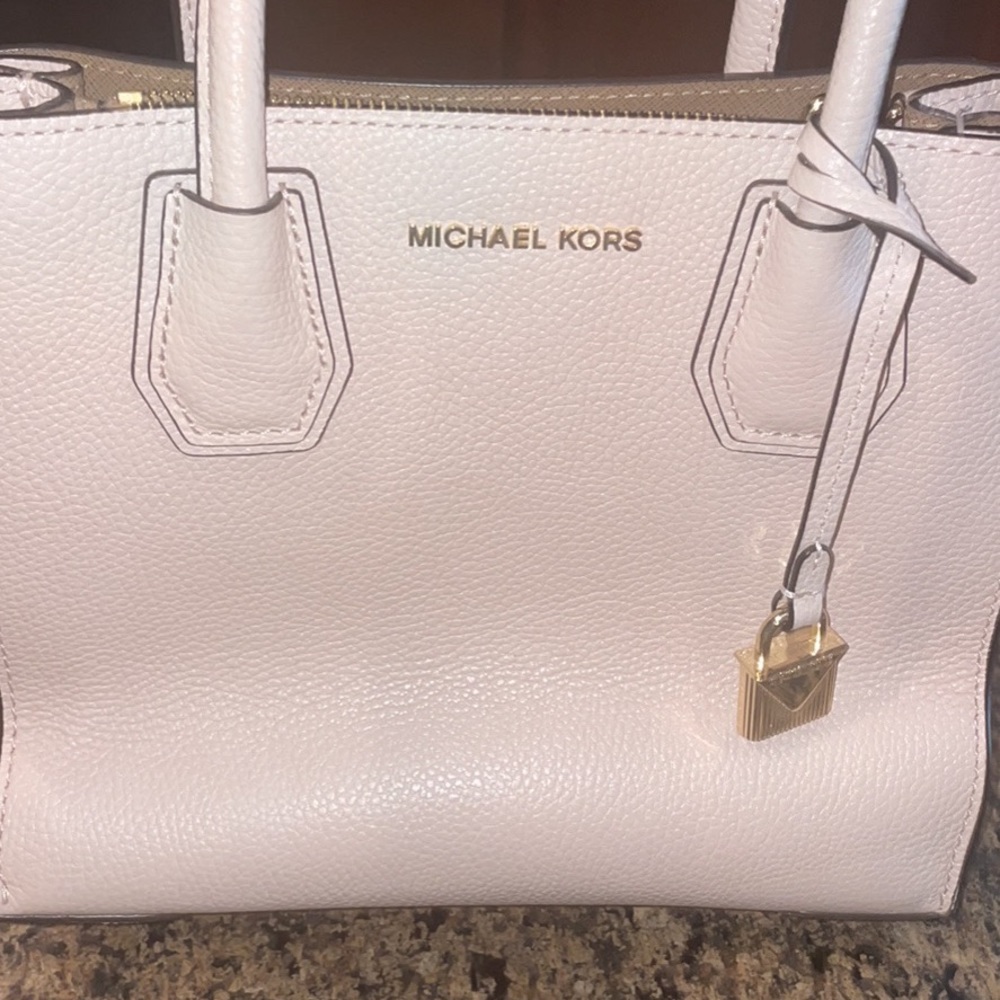 Light pink Michael kors purse